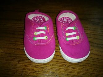 Baby girl shoes sz 4