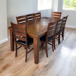 Dining Room Table And 8 Chairs 