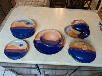 17pc. Vintage "Walt Glass" Pottery Dish and Pot Set