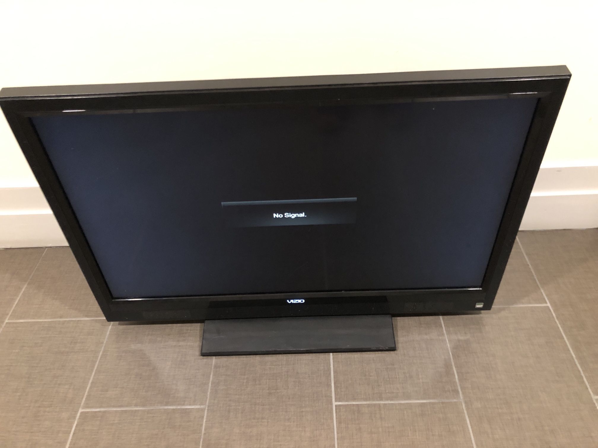 VIZIO 42" Class HDTV (1080p) LCD TV (E421VO)