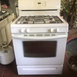 frigidaire white stove/oven