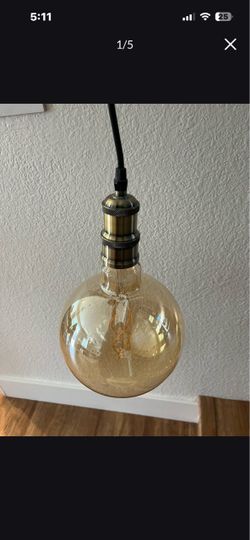 Pendant light fixture