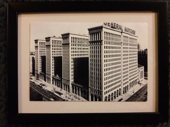VINTAGE GENERAL MOTORS BUILDING PICTURE
