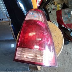 2004 Toyota 4runner Right Headlight
