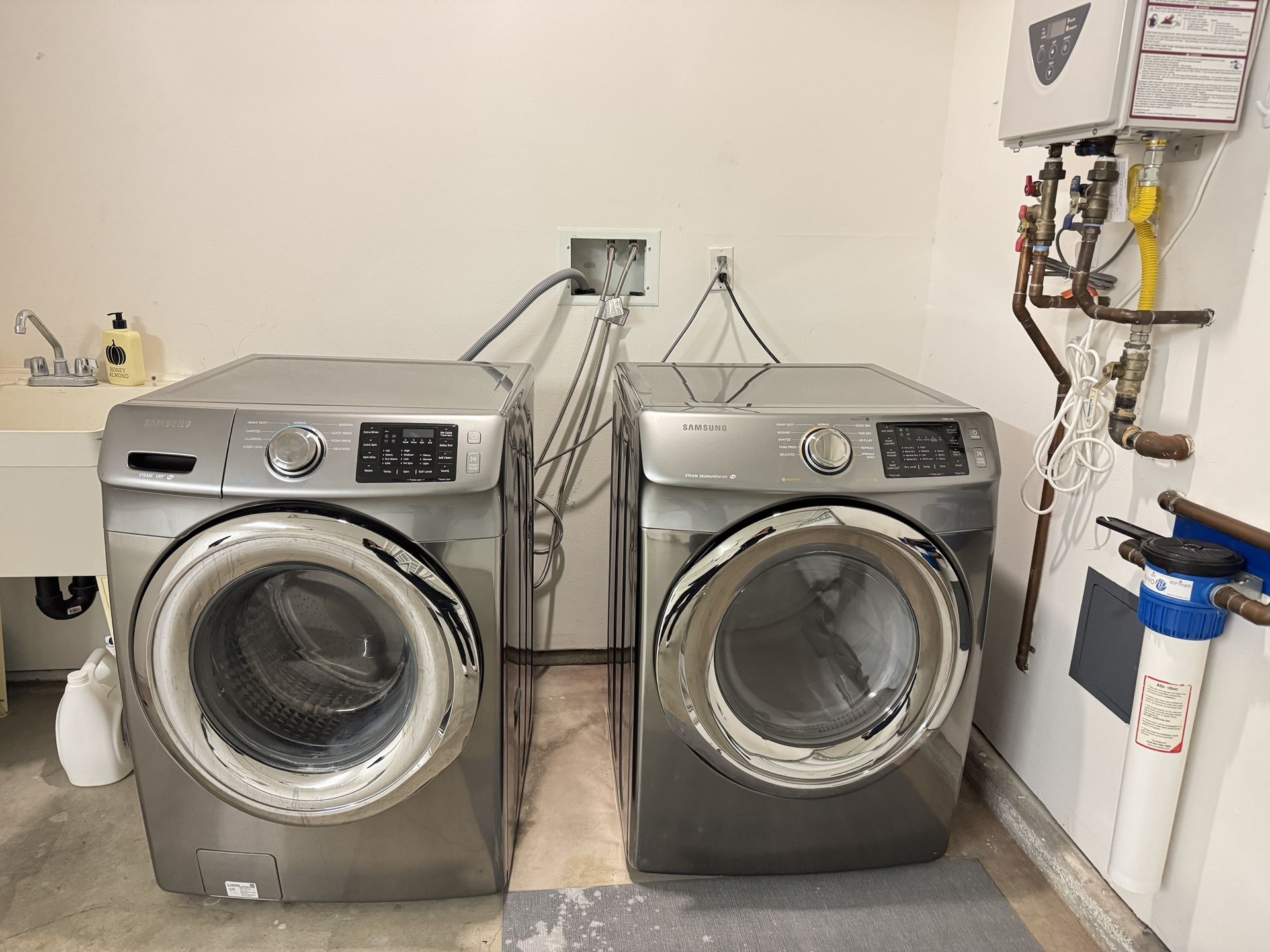 Excellent Condition Washer And Dryer 