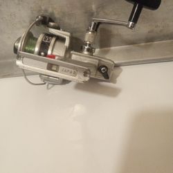 VINTAGE DAIWA 1300C BALL BEARING SPINNING REEL 6- 8 -10 lb test