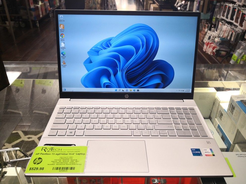 HP Pavilion 15-eg0165st 15.6" Laptop