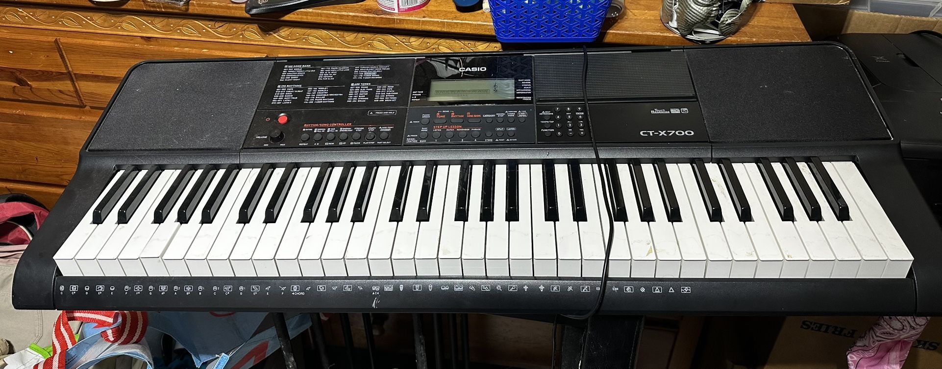 Casio Piano Keyboard CT-X700