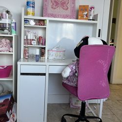 Desk With Huck And Chair
