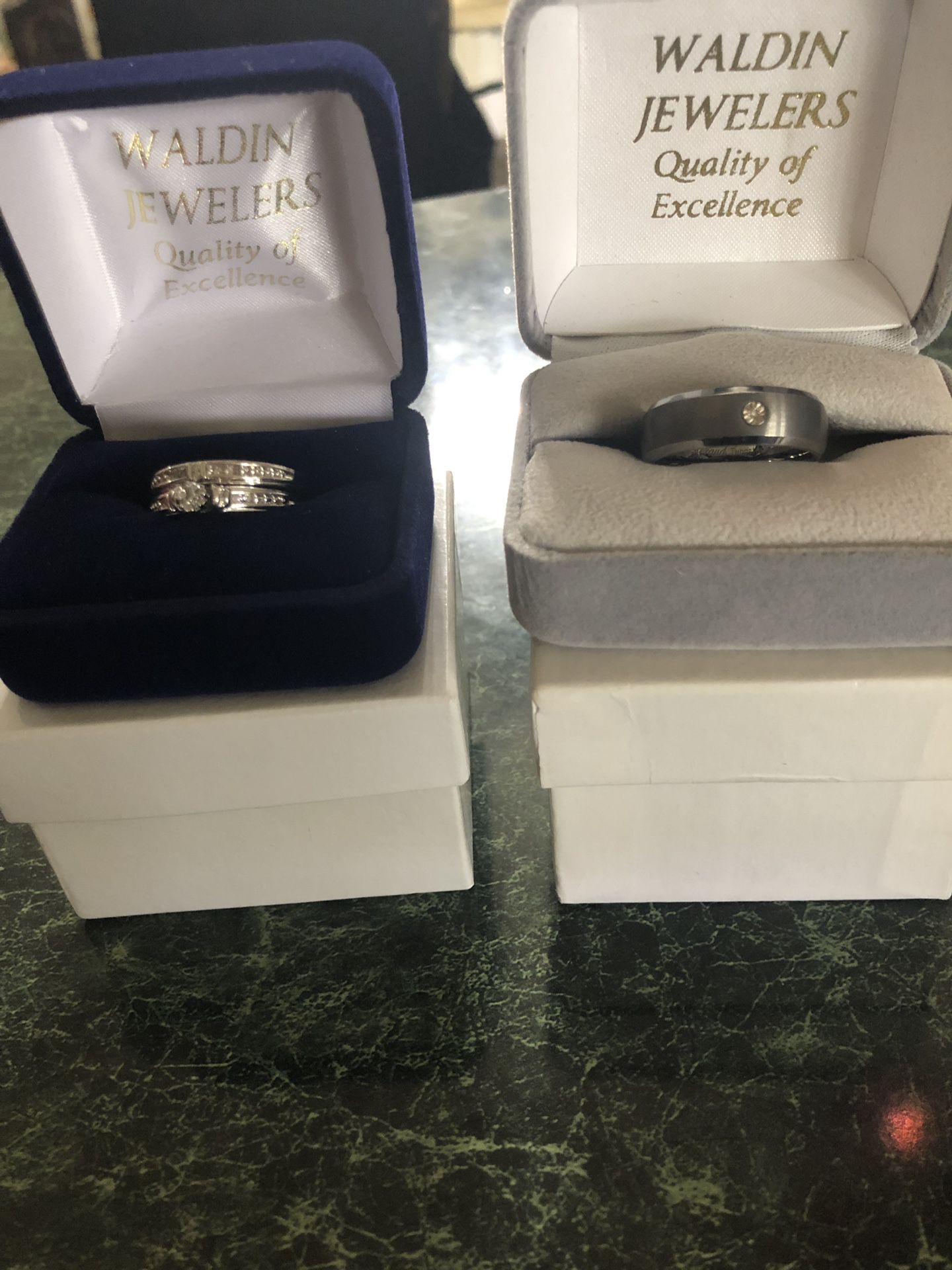 Wedding ring set 10 k. White gold size 7’5
