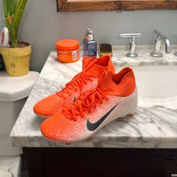 Cleats Kids… Size 7: OBO