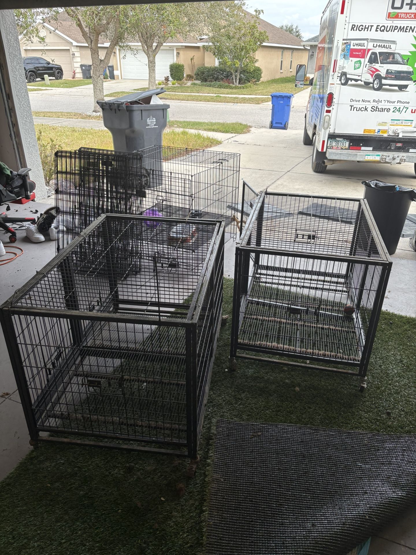 3 Dog Kennel Drop And 2 Fences