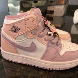 New Minnie Mouse Jordan 1- 11C