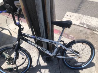 Kent Ambush BMX bike with 20-inch wheels.