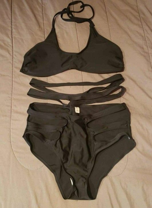 Black 2 Piece Swimsuit Size XL