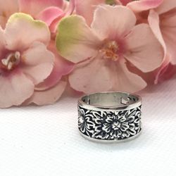 Flores Ring Size 7