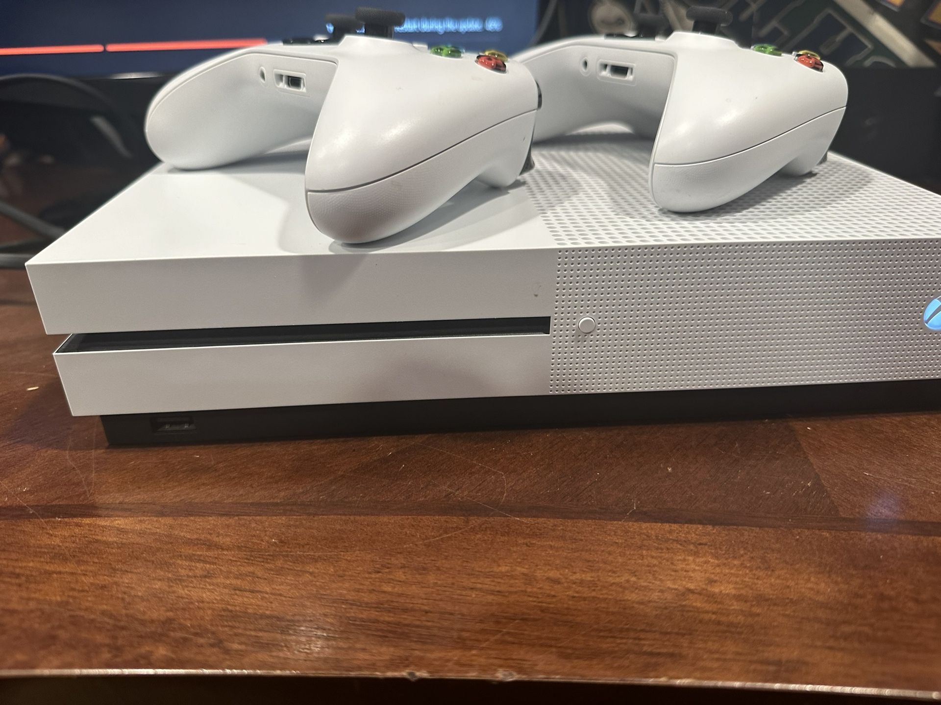 1TB Xbox One S White Console With 2 Controllers