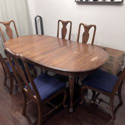 Ethan Allen Table (6 Chairs, 2 Leaf Inserts)