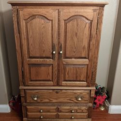 Armoire/Tv Unit/Dresser