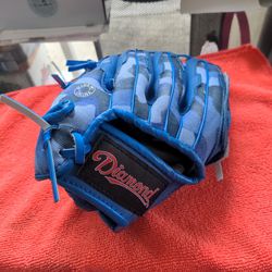 Diamond Baseball Kids Gloves Size 9.
