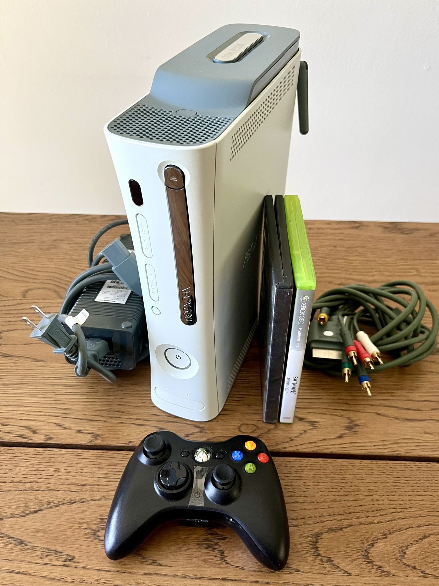 Microsoft Xbox 360 Elite 60GB in White w WiFi Adapter Bundle