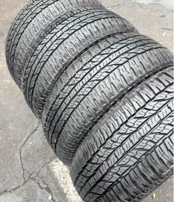 225/65/17 Yokohama. Tires con 70% de vida las 4