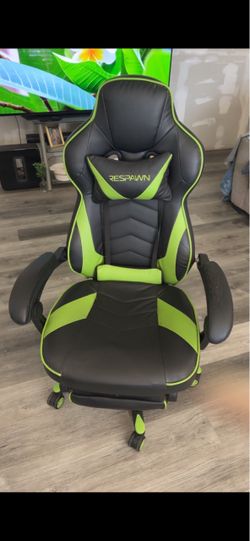 RESPAWN 110 Pro - Ergonomic Gaming Chair with Footrest, Office Recliner with Lumbar Support and Headrest - Green in excellent used condition