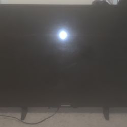 SELLING MY ELEMENT 40INCH TV