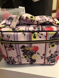 Victoria secret train case