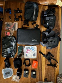 Go pro hero 7 & 8 black w/acessories
