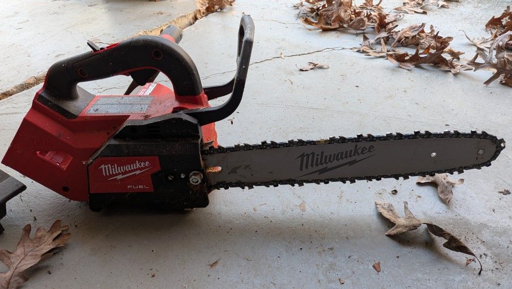 Milwaukee M18 Chainsaw 