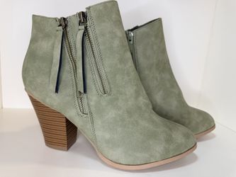 New-Women’s Size 12 Olive Bootie