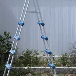 Pool ladder