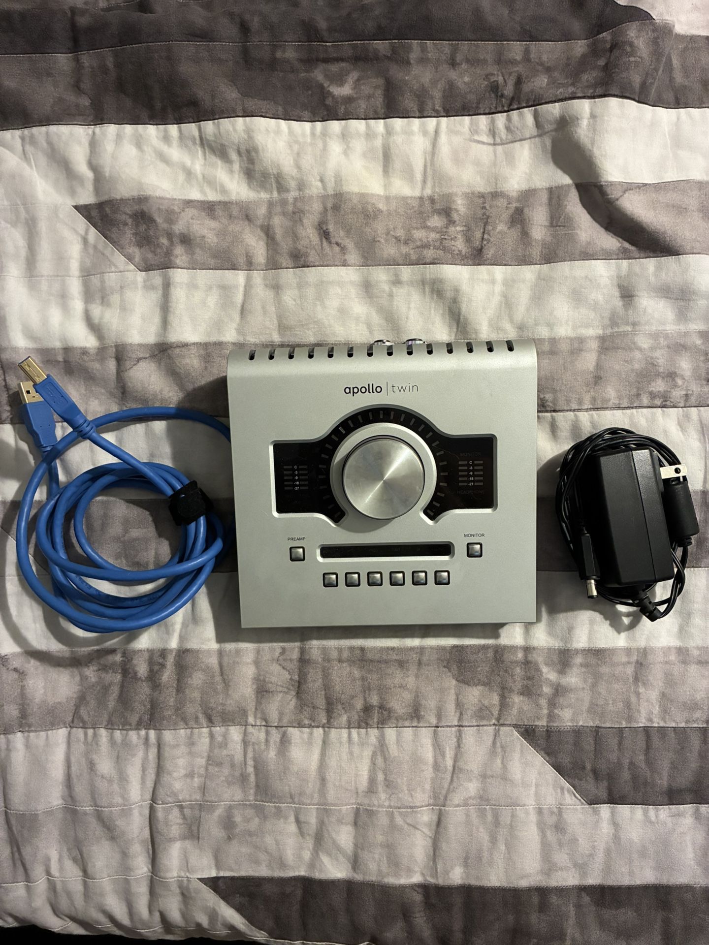 UAD Apollo Twin USB Audio Interface (Compatible with windows)
