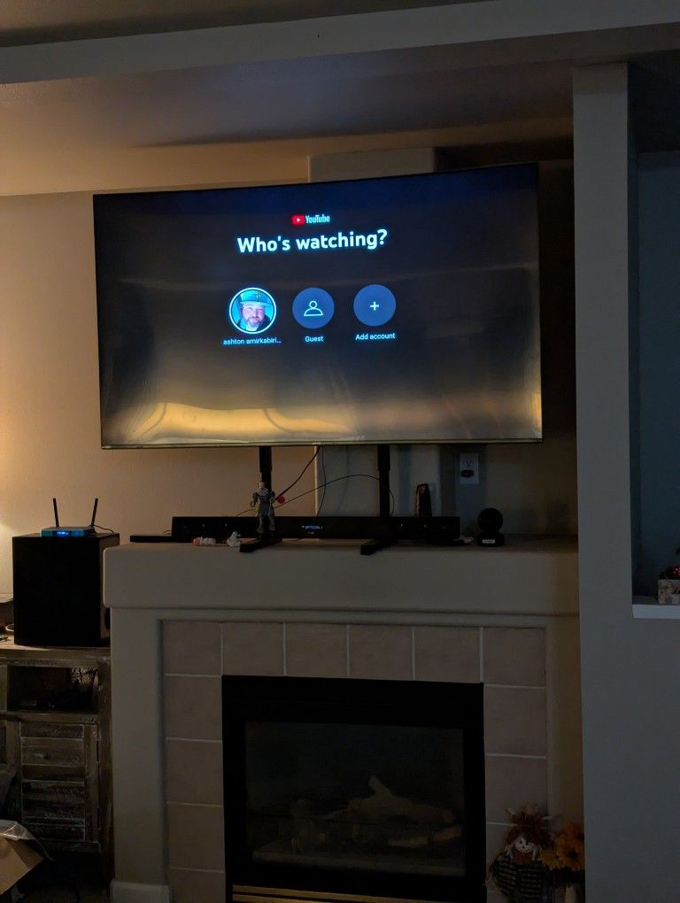 65 in Samsung Curved UHD TV UN65MU8500