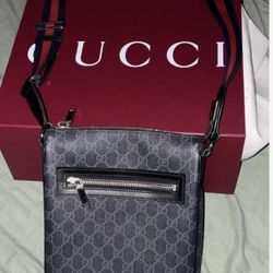 Men’s Gucci crossbody bag