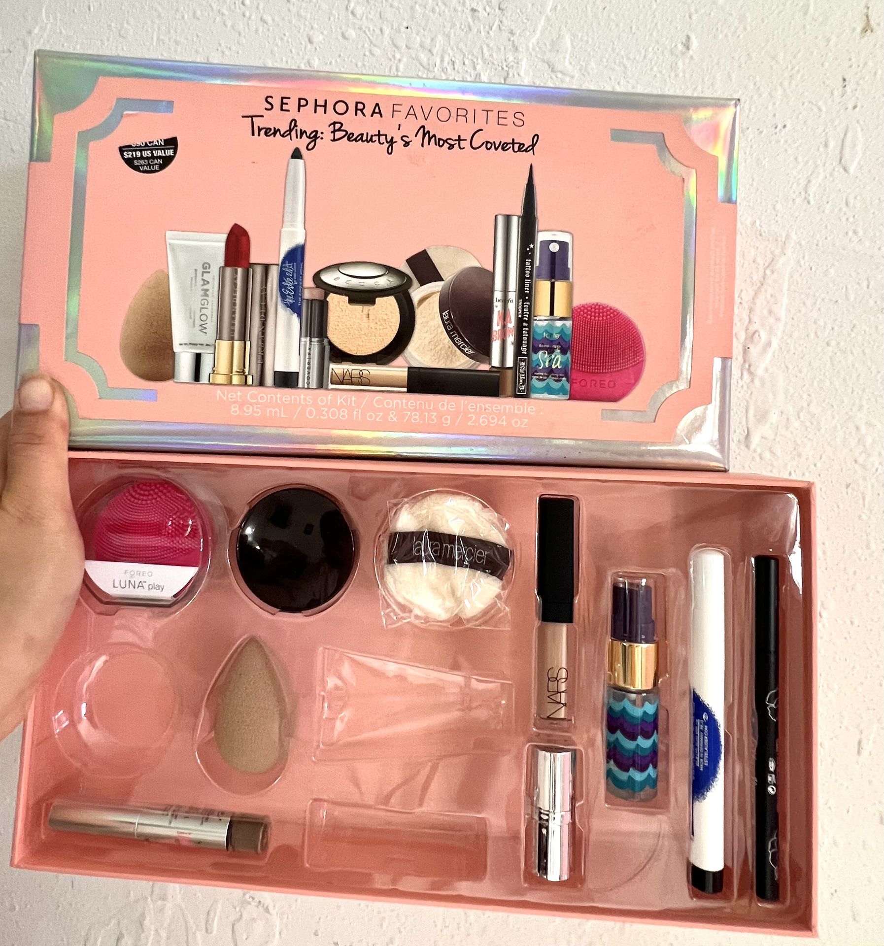 Sephora Favorites Trending: Beauty’s Most Coveted kit Beauty Blender New In Box.    Box not good   This set contains:  – beautyblender beautyblender N