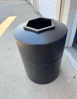 45 gallon telescopic waste container ( Basurero)