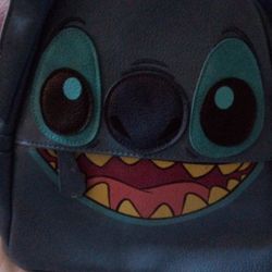 Stitch Back Pack 15dls 