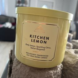 Kitchen Lemon 3 Wick Candle By Bath And Body Works 