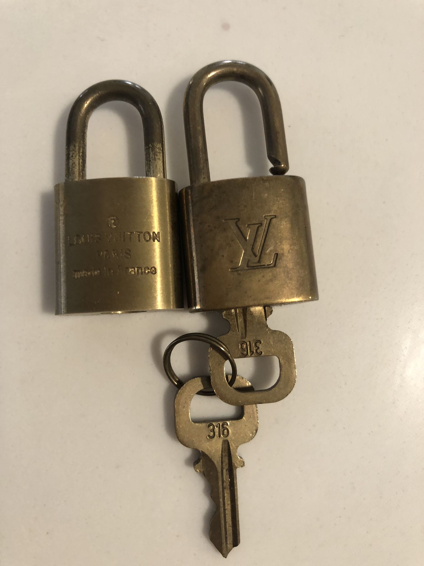 2 Locks