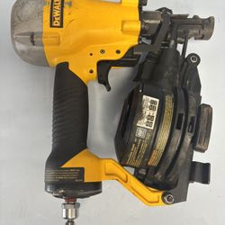 Dewalt DW46RN 15 Degree Coil Air Roofing Nailer 