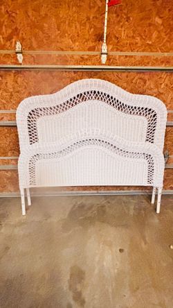 Wick queen headboard and footboard