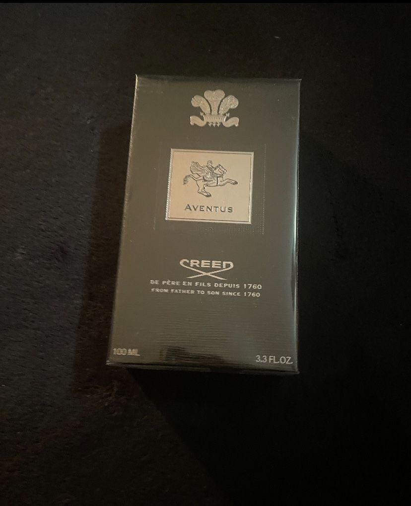 Creed- Aventus For Men Eau De Parfum 3.3 Oz