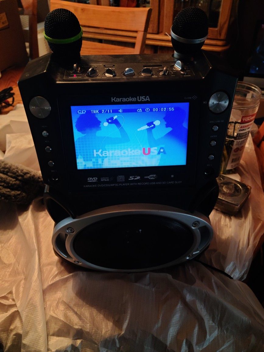 Karaoke USA Model GF829 for Sale in Maple Valley, WA OfferUp