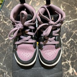 Jordan 1 Mid SE