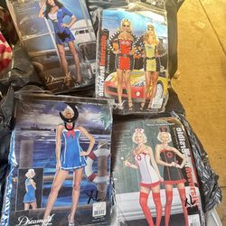 Costumes 