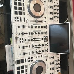 DJ Equipment Denon 