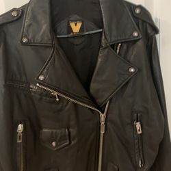 Women’s Medium Size 100% Leather Jacket