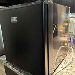 Black+Decker 1.7 Cu. ft Mini Refrigerator BCRK17B